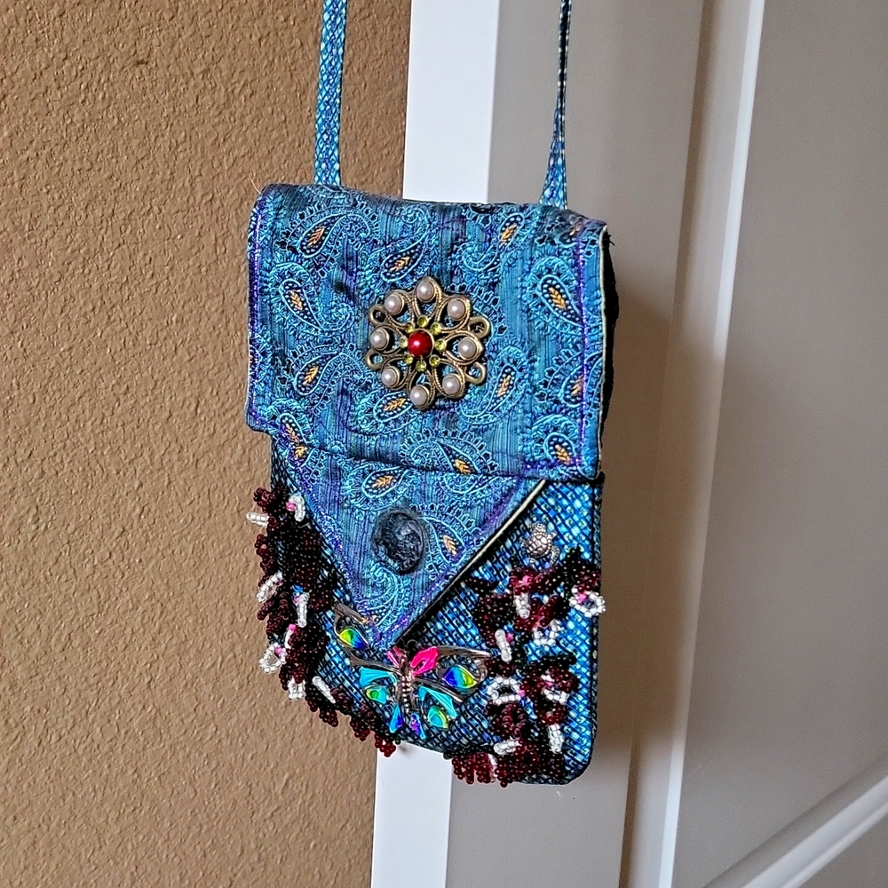 "Petit Bijou" Colorful Blue Beaded Bohemian Purse